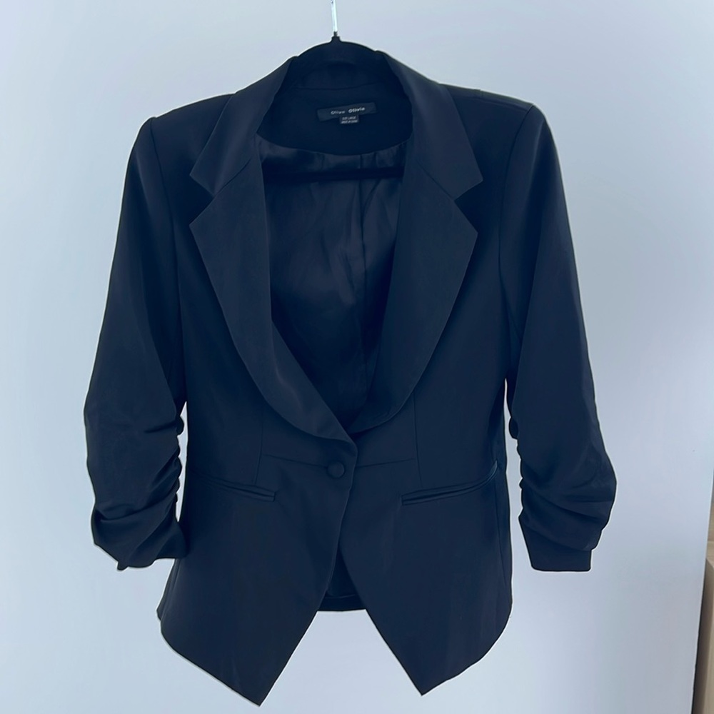 Ruched sleeve blazer